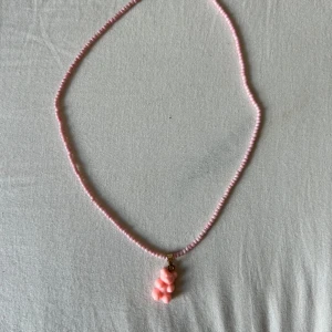 Rosa nalle halsband  - Säljer en samma fast blå, Säljer för jag använder den inte längre 