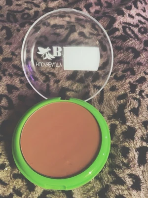 Huda beauty bronzer  - Aldrig använd 