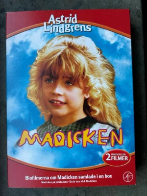 Madicken dvd box - Denna DVD-box innehåller två filmer om Madicken: ”Madicken på Junibacken” och ”Du är inte klok Madicken”. Filmerna är baserade på Astrid Lindgrens berättelser.  Finns på språk: Svenska, Norska, Finska   OBS!! skivorna är begagnade så det kan förekomma repor/hairlines på skivorna, men då jag kollar igenom alla filmer jag säljer garanterar jag att alla funkar felfritt om inget annat står! :)