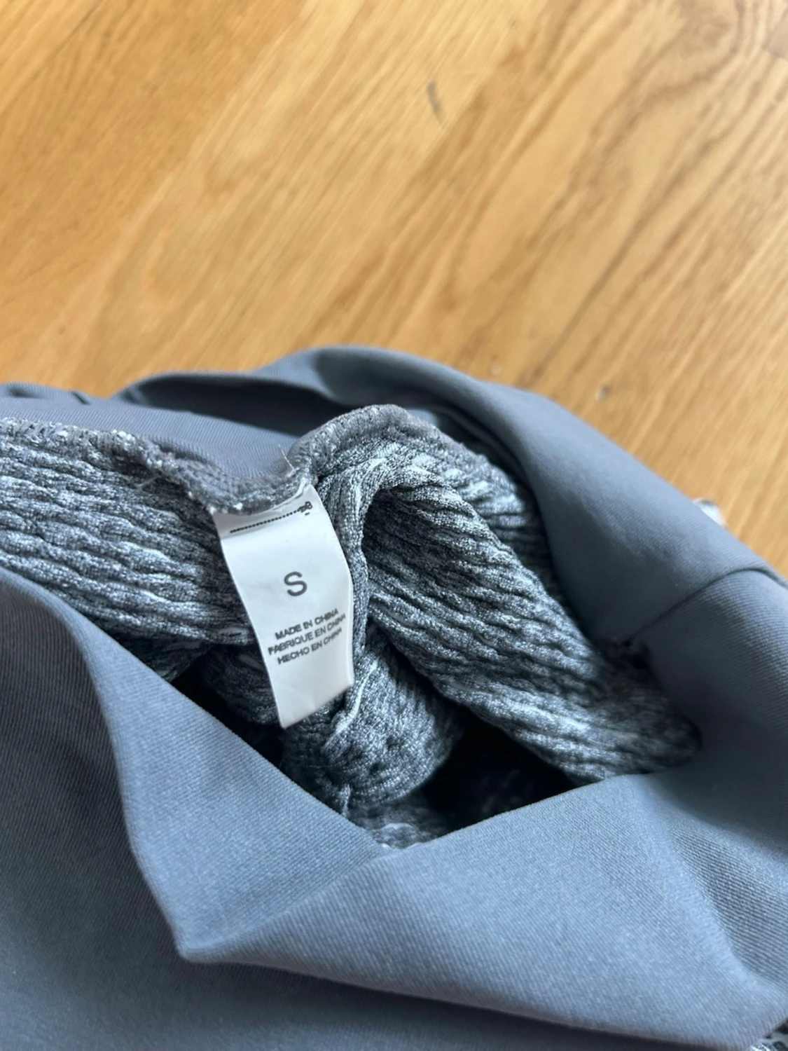 Gråvita leggings med bikakemönster - 3