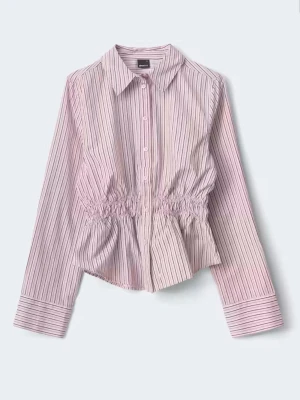 Skjorta Gina - Jätttefin skjorta ifrån Gina, säljer då jag råkade rycka bort lappen innan jag insåg att den inte passade. Alltså helt i nyskick och inte använd alls💕Nypris 400kr