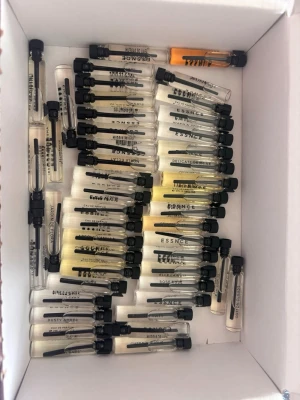 Essnce parfymprover - 47 st prover från Essnce testkit dam. Alla är helt oanvända. Hör av dig vid frågor😊