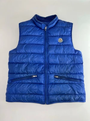 Moncler gui väst - Äkta, size 3 fits M bra skick
