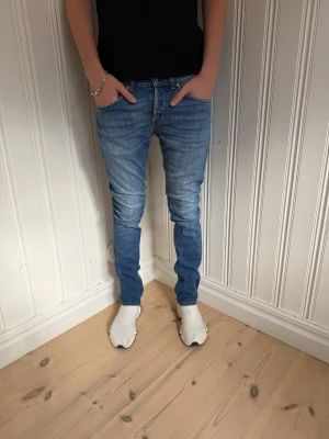 Dondup george jeans  - Dondup George jeans - W30 - Skick 9/10 - Hör av dig vid minsta fundering!