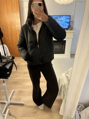 Jacka  - Kommer sälja denna mysiga jacka på min plick liveshow söndag 23/8 19:00 där man kommer se plagget närmare 💌