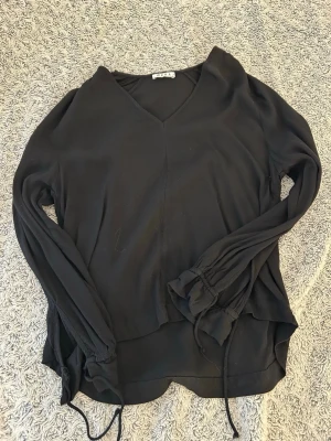 Blus - Svart blus från Wera