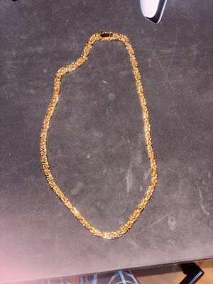 Pläterad guld kedja kejsar - Pläterad 18k guldkedja från kejsar. Mått 6 mm 65 cm 