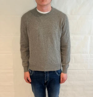 Polo Ralph Lauren Merino Sweater Grey - Grå merinotröja från Polo Ralph Lauren i mycket fint begagnat skick.