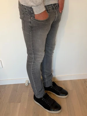 Acne studios jeans - Acne studios jeans | Bra skick | Storlek 30/32 | Passar slim 