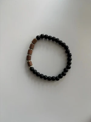 Armband   - Fint armband i ett mycket bra skick