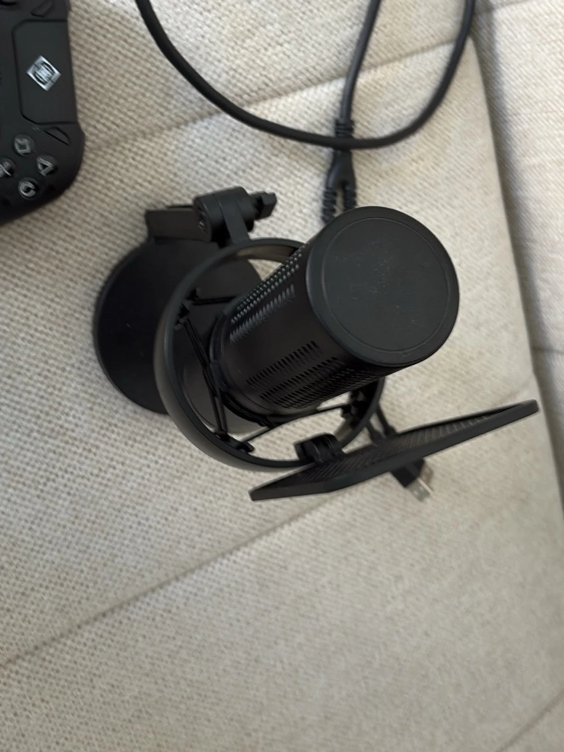 Vit och svart PlayStation-handkontroll - 5