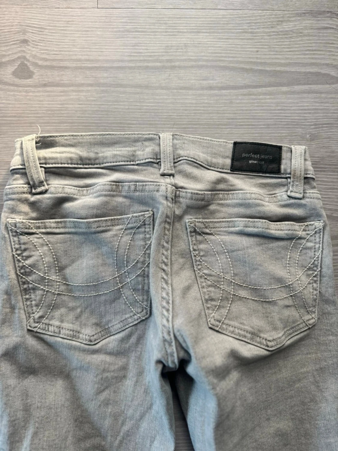 Ljusgrå bootcut jeans - 2
