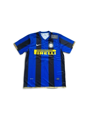 Inter Milan Ibrahimovic matchtröja - Säljer en blåsvart Inter Milan matchtröja från Nike med gula detaljer och Pirelli-logga på bröstet. På ryggen står det Ibrahimovic och nummer 8. Tröjan har korta ärmar och klubbmärke på bröstet. Perfekt för fotbollsfans! Kom gärna med bud!