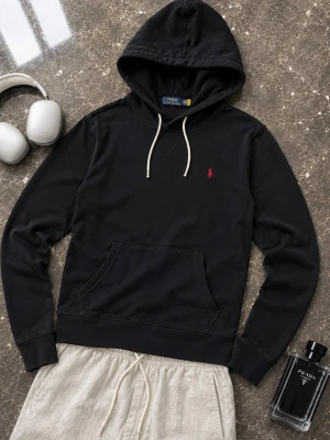 Svart hoodie - Ralph Lauren - Helt ny äkta hoodie ifrån Ralph Lauren i storlek S. Nypris ligger på ca 2400kr.