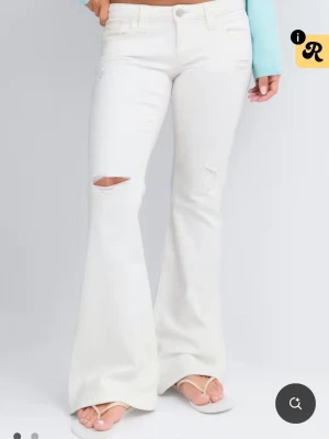 Gina tricot 14+  - As snygga gins från ginatricot!! Sparsamt använda. Kan tänka mig byta mot likadana i S. nypris: 400