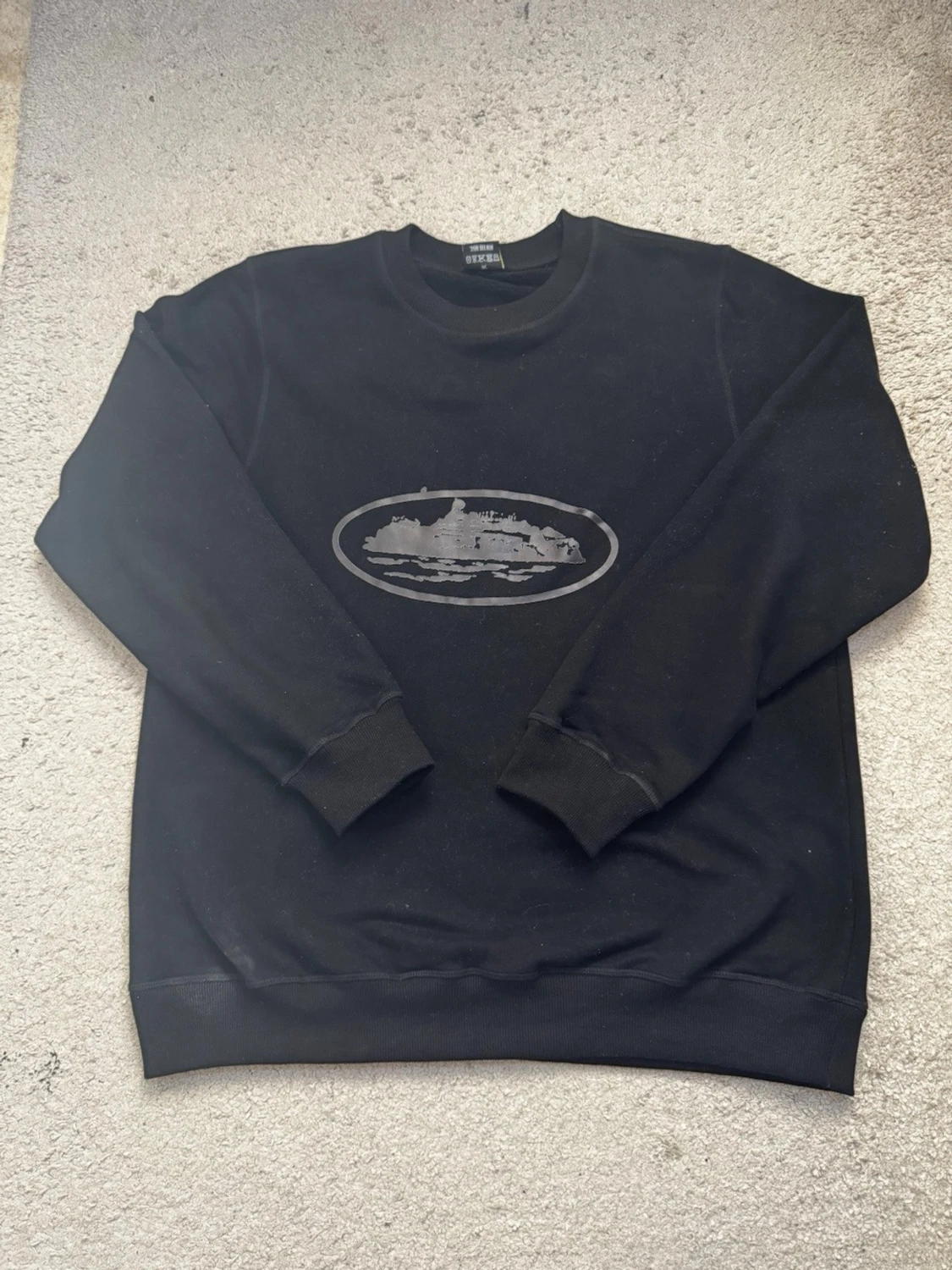 Svart sweatshirt från X-LARGE från Corteiz