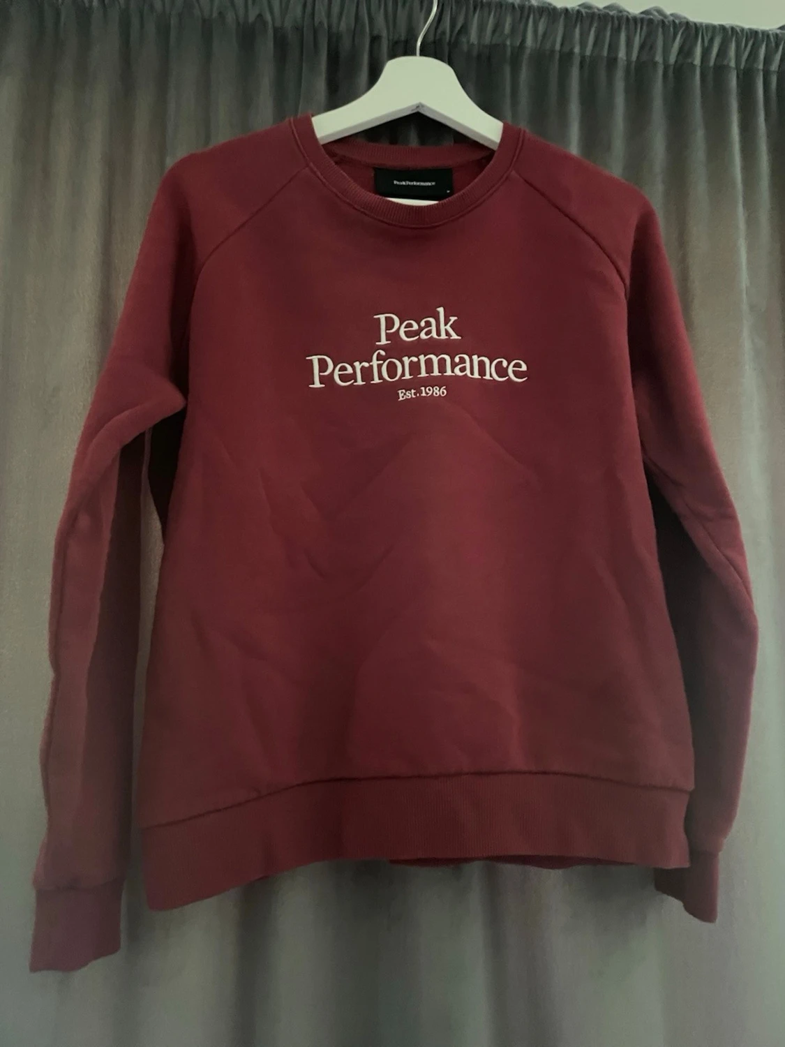 Vinröd sweatshirt Peak Performance
