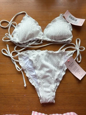 Bikini - Säljer denna söta bikini från Nelly, båda delarna i storlek S och alldrig använda☺️