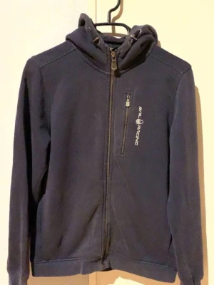 Salu racing kofta - Sail racing kofta, storlek 160 (S), säljer då det inte kommer till användning🖤