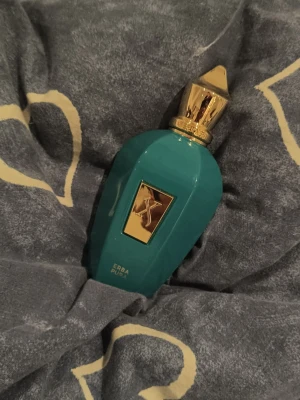 Xerjoff Erba Pura - Säljer min parfym Erba Pura, en väldigt uppfriskande och fruktig doft som både håller väldigt länge och luktar mycket. Det är en 100ml flaska med ungefär 80ml kvar och pris kan diskuteras
