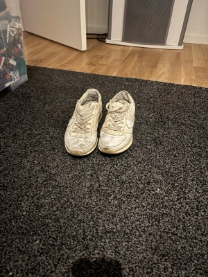 Philip modell rockrunner - Säljer dem för de är för små 