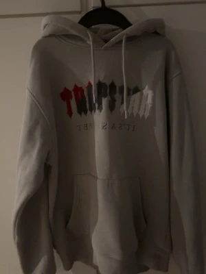 Trapstar hoodie - Är i bra skick. Det är stl M, hör gärna av er vid frågor 