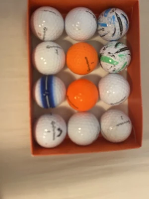 Balndade taylormade bollar - Tolv stycken blandade taylormade bollar