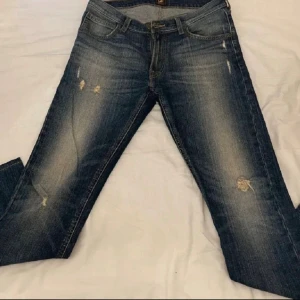  LEE jeans  - Säljer 2 par jeans ifrån LEE och raka ben. BÅDA HAR W31 L34