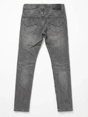 Jack and Jones jeans  - Fina Jack and Jones jeans med storlek 29/30 och passar perfekt till skolan eller annat. Säljer för 350 