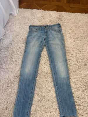 Jacob Cohën jeans - Hej! Säljer ett par Jacob Cohën jeans för extremt bra pris! Skulle säga att dom passar på personer mellan 170-176, skriv gärna om ni har fler frågor!(sitter som w30)