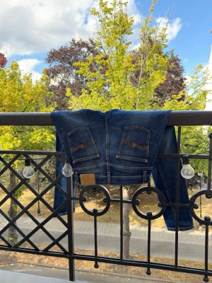 Nudie jeans - Sjukt snygga jeans från Nudie! Storlek W30 L30. Tveka inte att skicka ett bud eller fråga😉🙌🏼