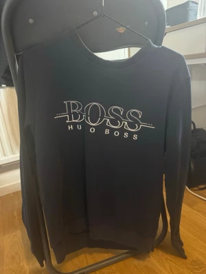 Hugo boss  - Hugo boss tröja, storlek S använd hemma 