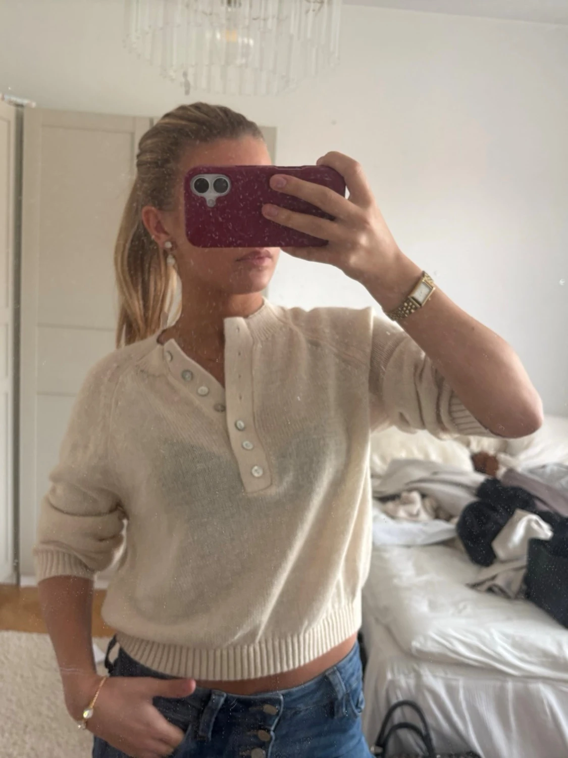 Beige stickad tröja med knappar