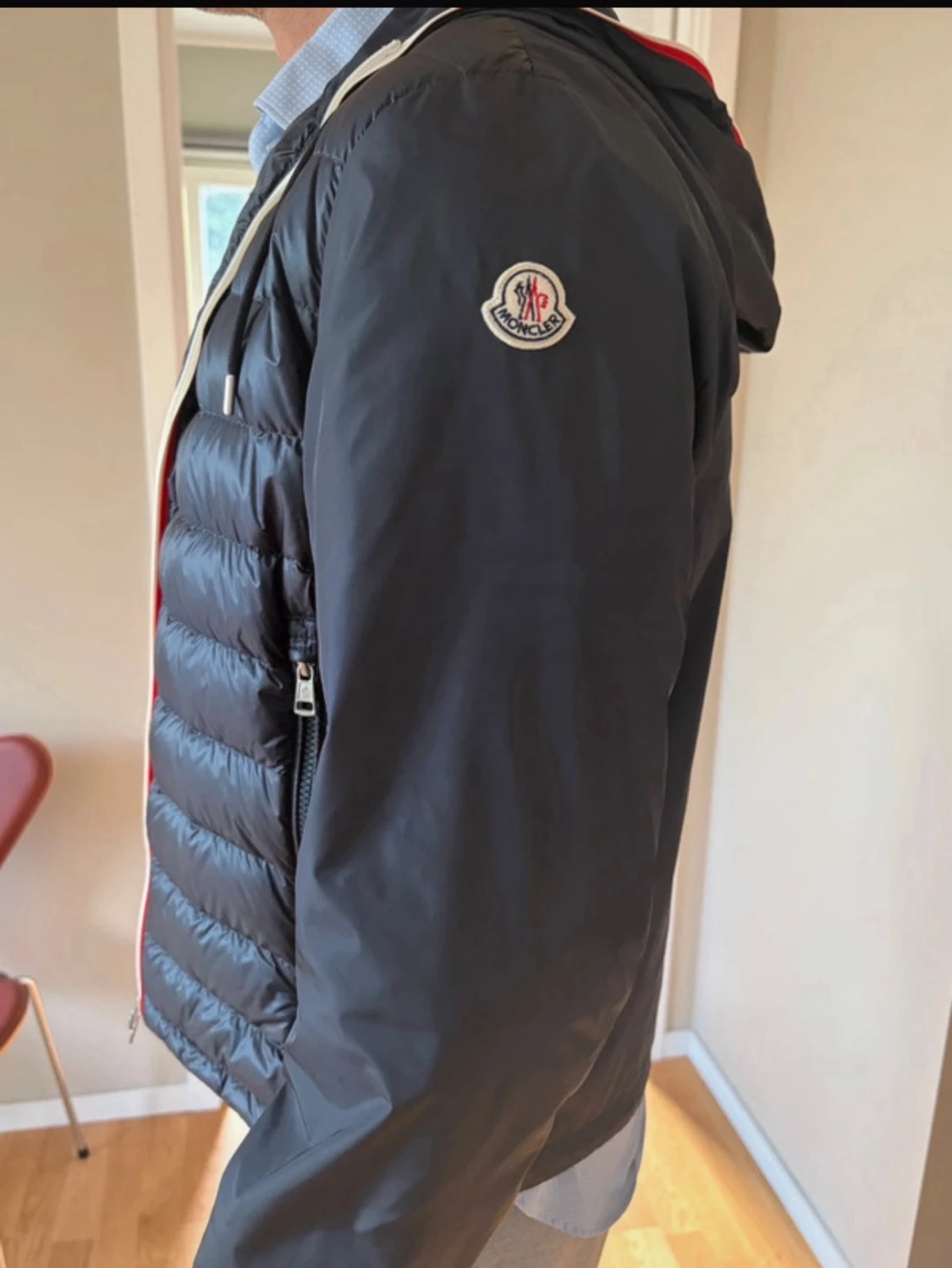 Svart pufferjacka från Moncler - 1