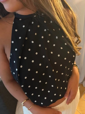 söt halterneck topp - Jätte söt halterneck topp från h&M💞 Endast testad