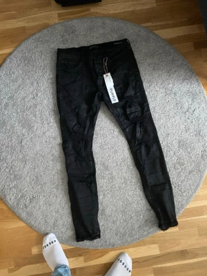 Purple brand jeans w33 p001 - Nya purple brand jeans. Strlk w33. Svart