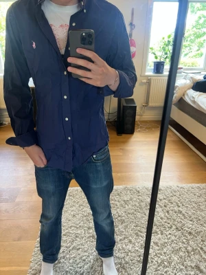 Ralph Lauren skjorta - Säljer en blå Ralph Lauren skjorta | Slim fit | Självklart äkta | Inga defekter❌| Pris - 399 | Pris går att diskutera | Skriv gärna vid frågor | 🙌🙌🙌