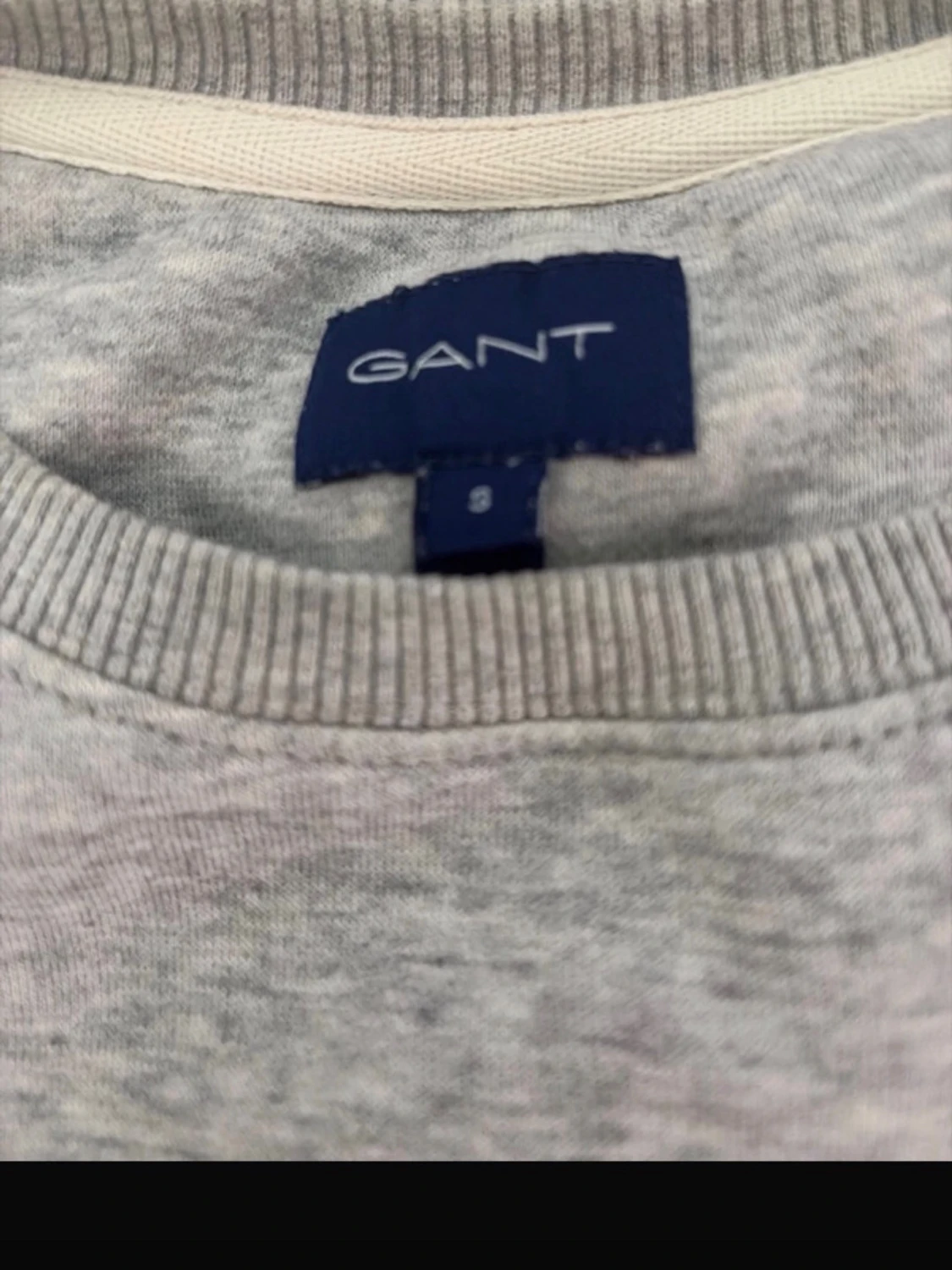 Grå sweatshirt från GANT - 1