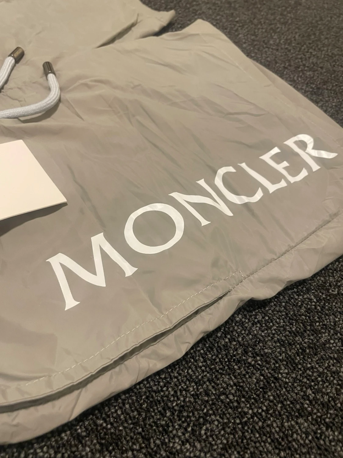 Beige Moncler shorts med snörning - 4