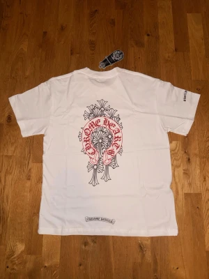 Vit Chrome Hearts t-shirt - Schysst chormey, skriv för frågor svarar snabbt🤙