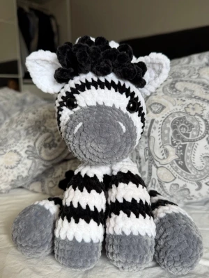 Virkad Zebra 🦓  - En söt och mjuk virkad zebra❣️