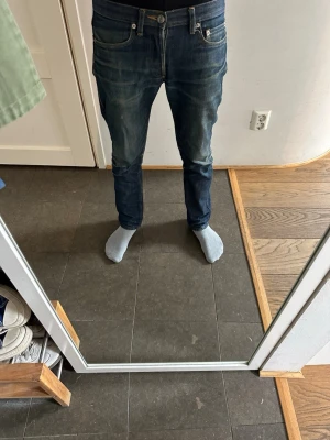 APC jeans  - Säljer dessa apc jeans med helt galna fades. De är i otroligt bra skick, jag tycker personligen inte att jag klär så bra i dessa så därför säljer jag dom! Skriv om ni har frågor, priset kan diskuteras 