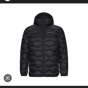 Peak jacka - Jätte skön jacka i nyskick!! Skriv för fler bilder och vid frågor.💗💗