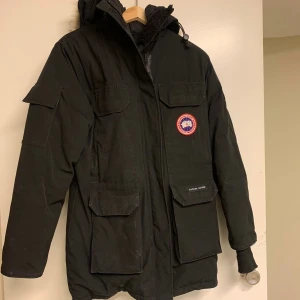 Canada goose expedition (För specifik köpare!) - Vinterjacka, canada goose expedition i storlek M.   Denna annons är endast för en specifik köpare. Åtgärdat nu : ) 