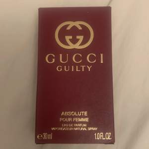 En oanvänd Gucci perfym. Luktar jätte gott köpt för 1100 men säljer för 529
