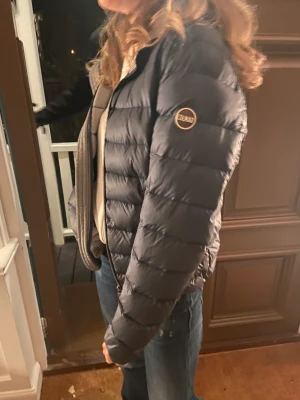 Colmar jacka  - Säljer min Colmar jacka i storlek xs. Köpte den för två år sen på plick men är knappt använd så den är i bra skick💕