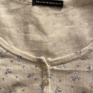 Brandys Melville 💕 - Kommer inte till användning då det inte riktigt är min stil🥰
