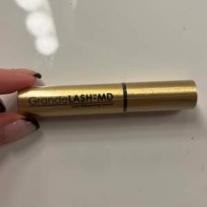 oöppnat grande lash serum 1 ml! Har själv grande lash och serumet är sjukt bra! säljer för att jag beställde ett för mycket :) Nytt kostar 370 kr, mitt pris: 200