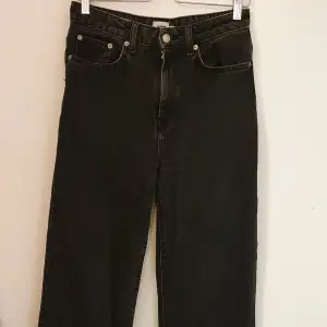 Lager 157 modell Boulevard jeans i stl S men lutar åt der mindre hållet, inga defekter och bra skick