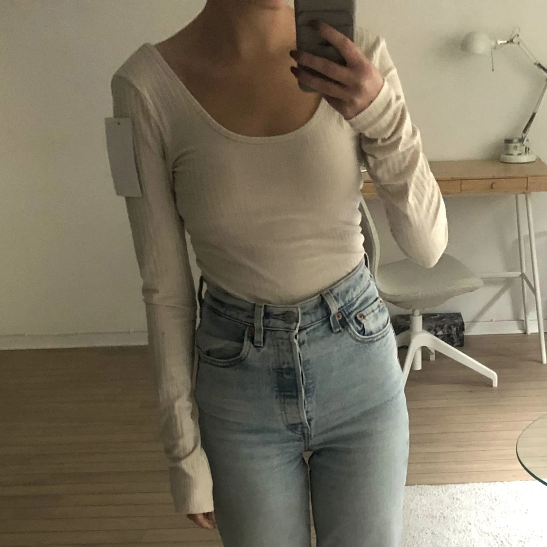 NA-KD Ribbad topp med djup rund halsringning